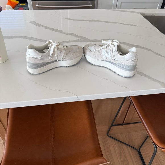 New Balance 574 platform Athletic Shoes - Picture 4 of 5